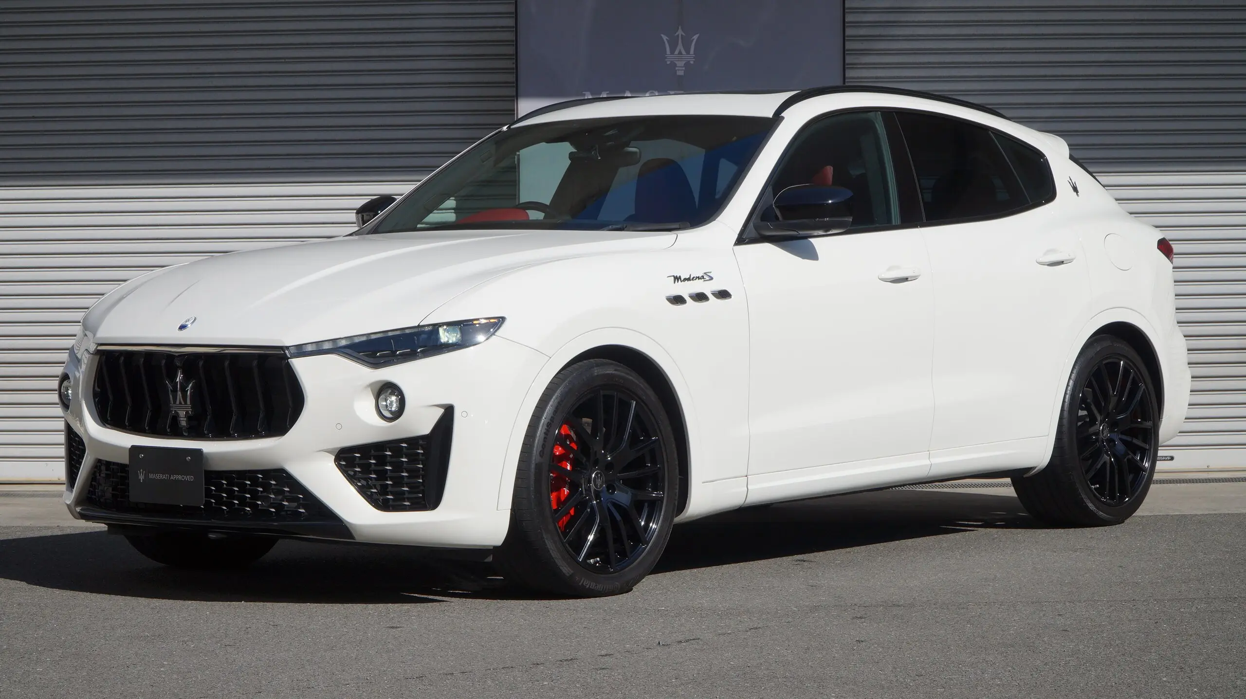 MASERATI レヴァンテ モデナ