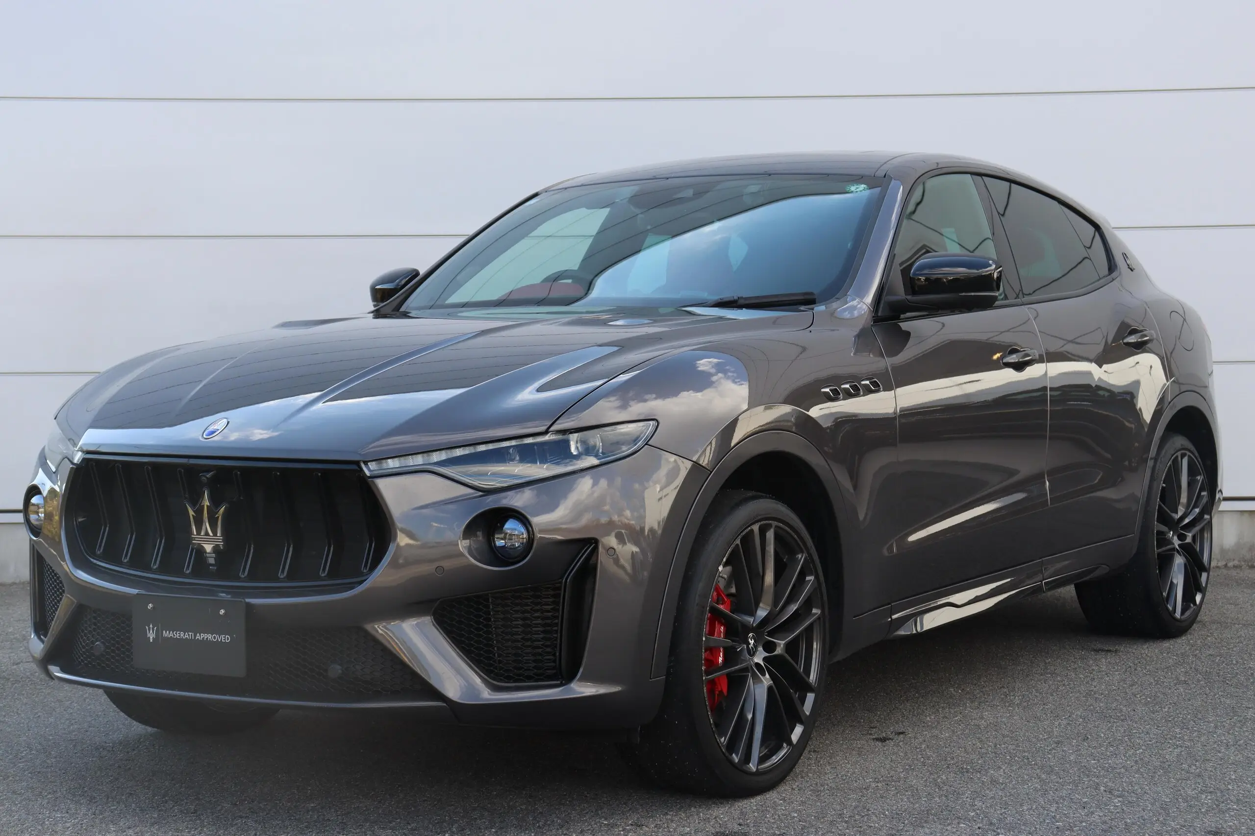 MASERATI レヴァンテ トロフェオ V8